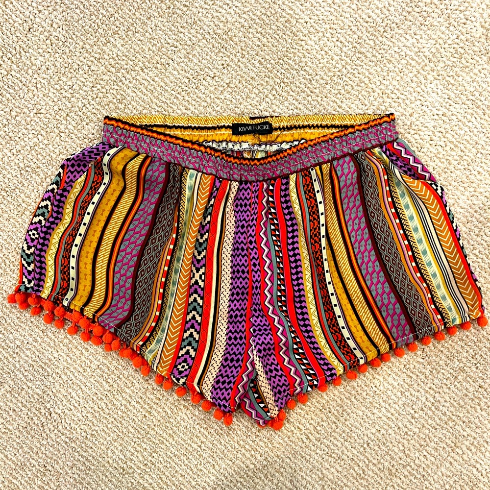 KIWI TUCKER LF POM POM SHORTS